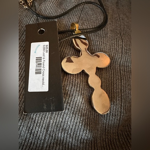 BNWT Boutique cross necklace, earrings & adjustable ring set - Picture 3 of 8